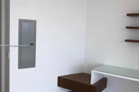 Condo in Sunny Isles Beach, Florida, 2 bedrooms  № 1996146 - photo 22