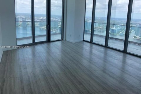 Condo in Sunny Isles Beach, Florida, 2 bedrooms  № 1996146 - photo 11