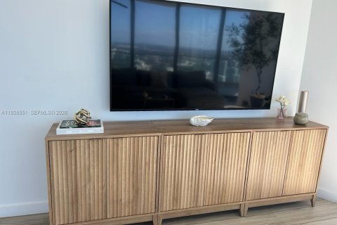 Condo in Sunny Isles Beach, Florida, 2 bedrooms  № 1996146 - photo 24