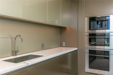 Condo in Sunny Isles Beach, Florida, 2 bedrooms  № 1996146 - photo 19