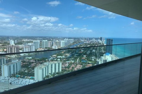 Condo in Sunny Isles Beach, Florida, 2 bedrooms  № 1996146 - photo 12