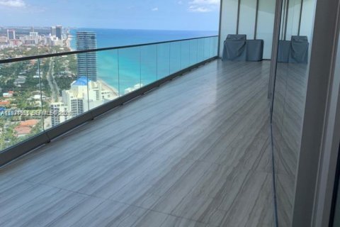 Condo in Sunny Isles Beach, Florida, 2 bedrooms  № 1996146 - photo 16
