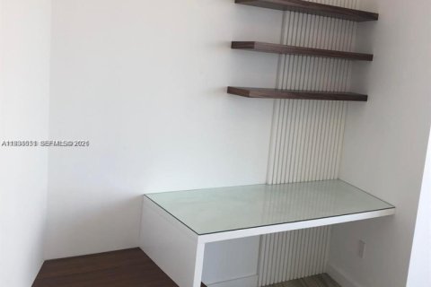 Condo in Sunny Isles Beach, Florida, 2 bedrooms  № 1996146 - photo 21