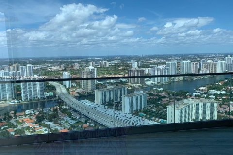 Condo in Sunny Isles Beach, Florida, 2 bedrooms  № 1996146 - photo 5