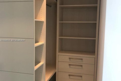 Condo in Sunny Isles Beach, Florida, 2 bedrooms  № 1996146 - photo 20