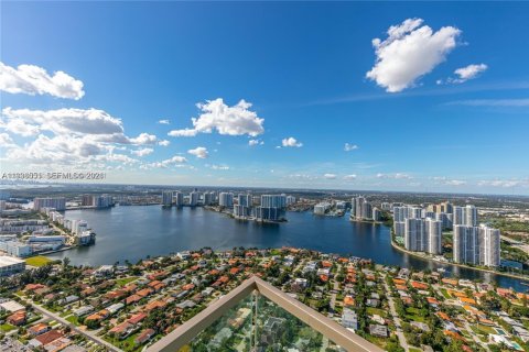 Condo in Sunny Isles Beach, Florida, 2 bedrooms  № 1996146 - photo 7