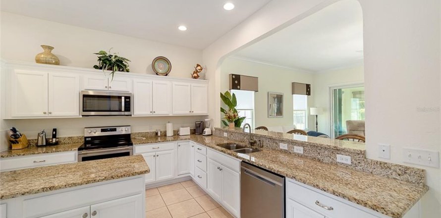 Villa ou maison à Summerfield, Floride 3 chambres, 175.68 m2 № 2131030
