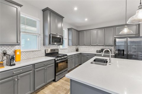 House in Winter Garden, Florida 4 bedrooms, 226.77 sq.m. № 1684779 - photo 7