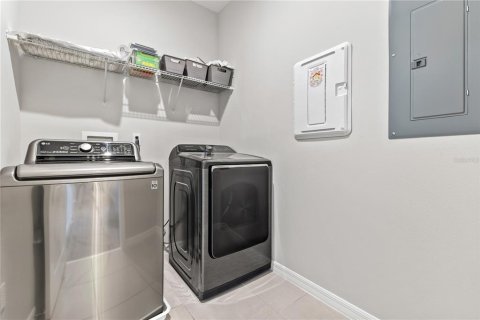House in Winter Garden, Florida 4 bedrooms, 226.77 sq.m. № 1684779 - photo 26