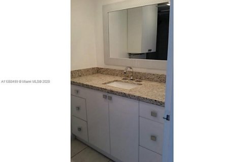 Снять в аренду кондоминиум в Майами-Бич, Флорида 1 спальня, 52.95м2, № 1962889 - фото 16