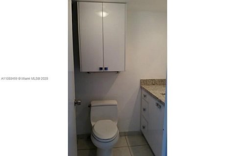 Снять в аренду кондоминиум в Майами-Бич, Флорида 1 спальня, 52.95м2, № 1962889 - фото 15