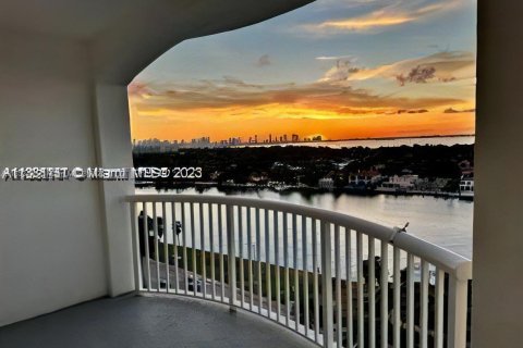 Снять в аренду кондоминиум в Майами-Бич, Флорида 1 спальня, 52.95м2, № 1962889 - фото 22