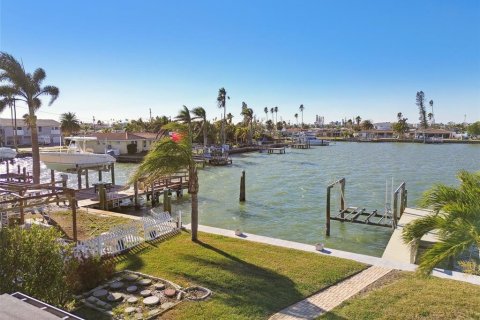 Terreno en venta en Madeira Beach, Florida № 1570271 - foto 7