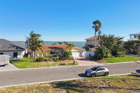 Terreno en venta en Madeira Beach, Florida № 1570271 - foto 9