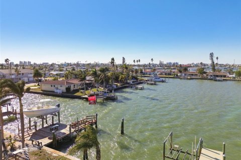 Terreno en venta en Madeira Beach, Florida № 1570271 - foto 25