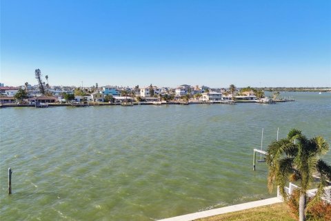 Terreno en venta en Madeira Beach, Florida № 1570271 - foto 15