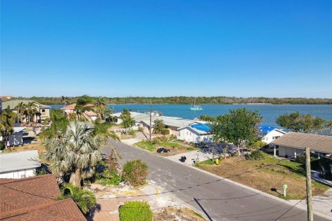 Terreno en venta en Madeira Beach, Florida № 1570271 - foto 13