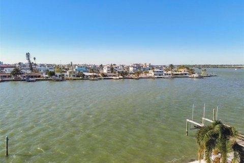 Terreno en venta en Madeira Beach, Florida № 1570271 - foto 24