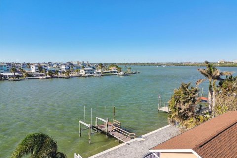 Terreno en venta en Madeira Beach, Florida № 1570271 - foto 23