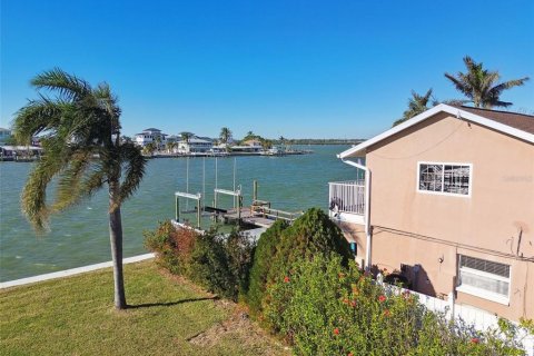 Terreno en venta en Madeira Beach, Florida № 1570271 - foto 5