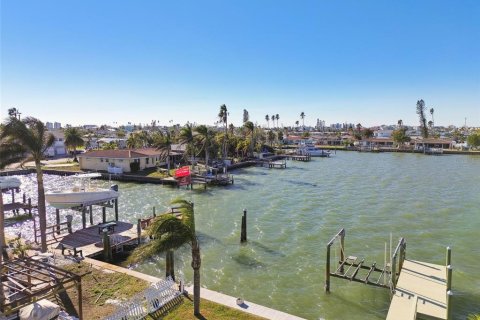Terreno en venta en Madeira Beach, Florida № 1570271 - foto 16