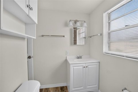 Casa en venta en Tampa, Florida, 3 dormitorios, 85.93 m2 № 2167468 - foto 8