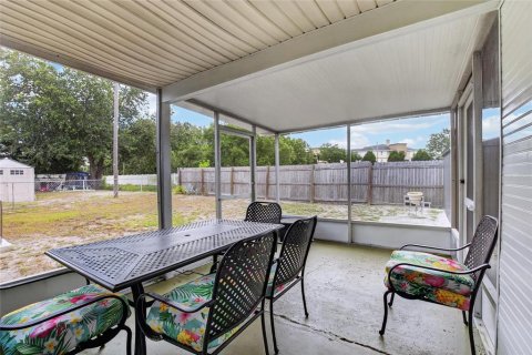 Casa en venta en Tampa, Florida, 3 dormitorios, 85.93 m2 № 2167468 - foto 16
