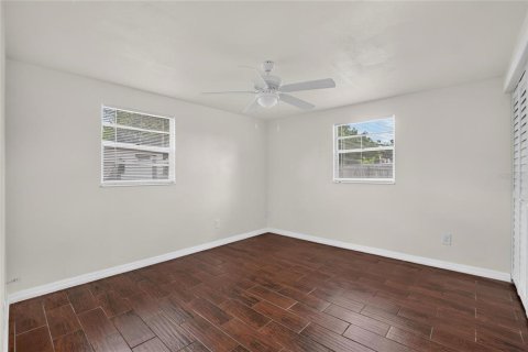 Casa en venta en Tampa, Florida, 3 dormitorios, 85.93 m2 № 2167468 - foto 12