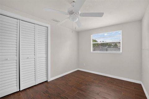 Casa en venta en Tampa, Florida, 3 dormitorios, 85.93 m2 № 2167468 - foto 10