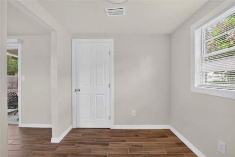 Casa en venta en Tampa, Florida, 3 dormitorios, 85.93 m2 № 2167468 - foto 15