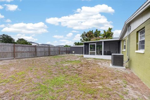 Casa en venta en Tampa, Florida, 3 dormitorios, 85.93 m2 № 2167468 - foto 18