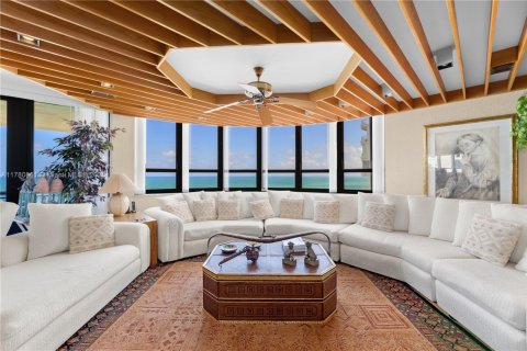 Copropriété à vendre à Bal Harbour, Floride: 3 chambres, 218.6 m2 № 1979660 - photo 2