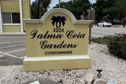 Condo in Tampa, Florida, 2 bedrooms  № 2114965