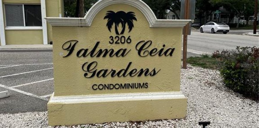 Condo à Tampa, Floride, 2 chambres  № 2114965