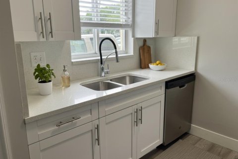 Copropriété à vendre à Tampa, Floride: 2 chambres, 76.09 m2 № 2114965 - photo 4