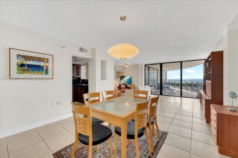 Copropriété à vendre à Miami, Floride: 2 chambres, 128.95 m2 № 2008651 - photo 4