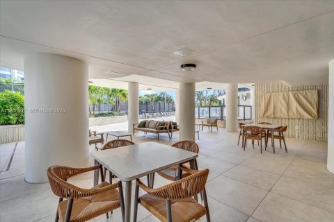 Copropriété à vendre à Miami, Floride: 2 chambres, 128.95 m2 № 2008651 - photo 18