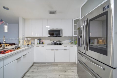 Villa ou maison à vendre à North Miami, Floride: 4 chambres, 139.63 m2 № 2015595 - photo 9