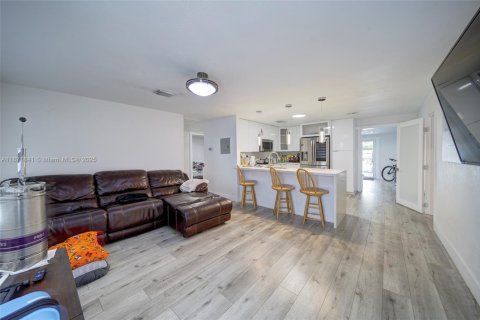 Villa ou maison à vendre à North Miami, Floride: 4 chambres, 139.63 m2 № 2015595 - photo 6