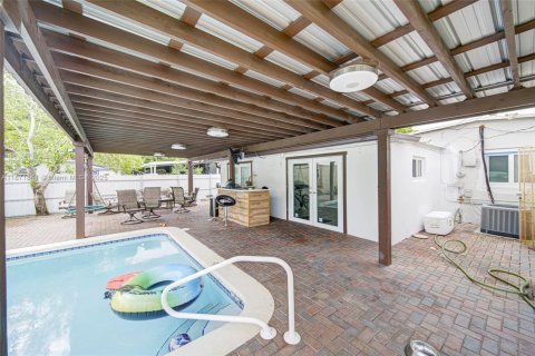 Villa ou maison à vendre à North Miami, Floride: 4 chambres, 139.63 m2 № 2015595 - photo 24