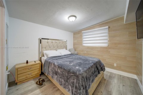 Villa ou maison à vendre à North Miami, Floride: 4 chambres, 139.63 m2 № 2015595 - photo 15