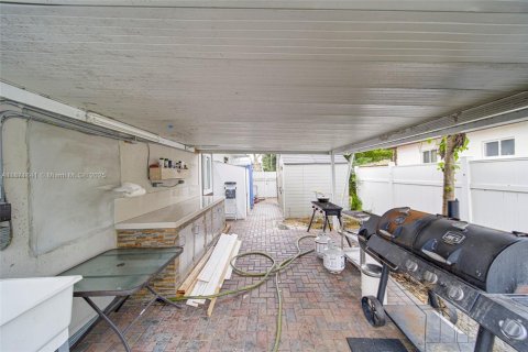 Villa ou maison à vendre à North Miami, Floride: 4 chambres, 139.63 m2 № 2015595 - photo 22