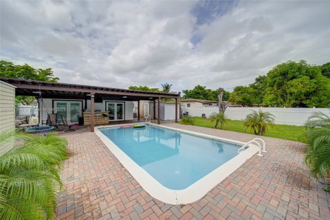 Villa ou maison à vendre à North Miami, Floride: 4 chambres, 139.63 m2 № 2015595 - photo 17