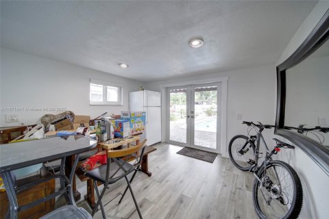 Villa ou maison à vendre à North Miami, Floride: 4 chambres, 139.63 m2 № 2015595 - photo 12
