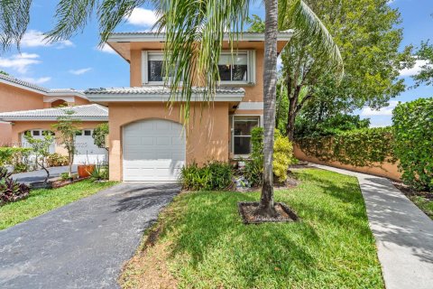 Снять в аренду таунхаус в Окленд-Парк, Флорида 3 спальни, 121.52м2, № 1945741 - фото 5