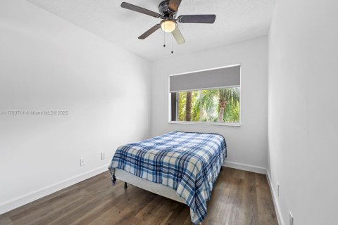 Снять в аренду таунхаус в Окленд-Парк, Флорида 3 спальни, 121.52м2, № 1945741 - фото 22