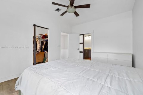 Снять в аренду таунхаус в Окленд-Парк, Флорида 3 спальни, 121.52м2, № 1945741 - фото 28