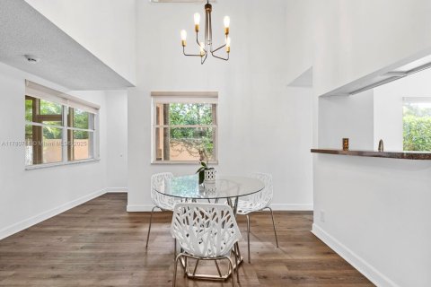 Снять в аренду таунхаус в Окленд-Парк, Флорида 3 спальни, 121.52м2, № 1945741 - фото 12