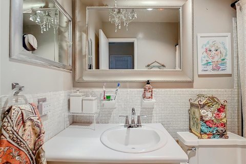 Condo in Saint Petersburg, Florida, 1 bedroom  № 962760 - photo 25