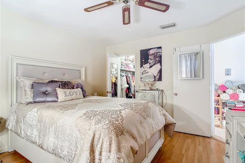 Condo in Saint Petersburg, Florida, 1 bedroom  № 962760 - photo 21
